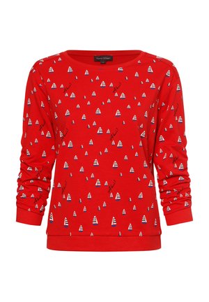 Roter Langarm-Sweatshirt mit einem Muster aus kleinen Segelbooten in Weiß und Blau, versehen mit Schriftakzenten. Weiches Baumwollmaterial.