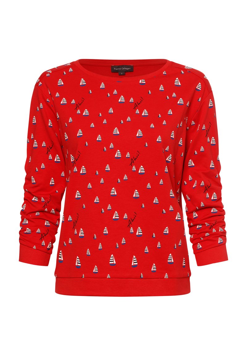 Rode sweatshirt met lange mouwen en een patroon van kleine zeilbootjes in het wit en blauw, met schrijfontwerpen verspreid over het geheel. Zachte katoenen stof.