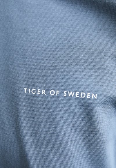 Tiger of Sweden PRO - Pamata T-krekls - blue