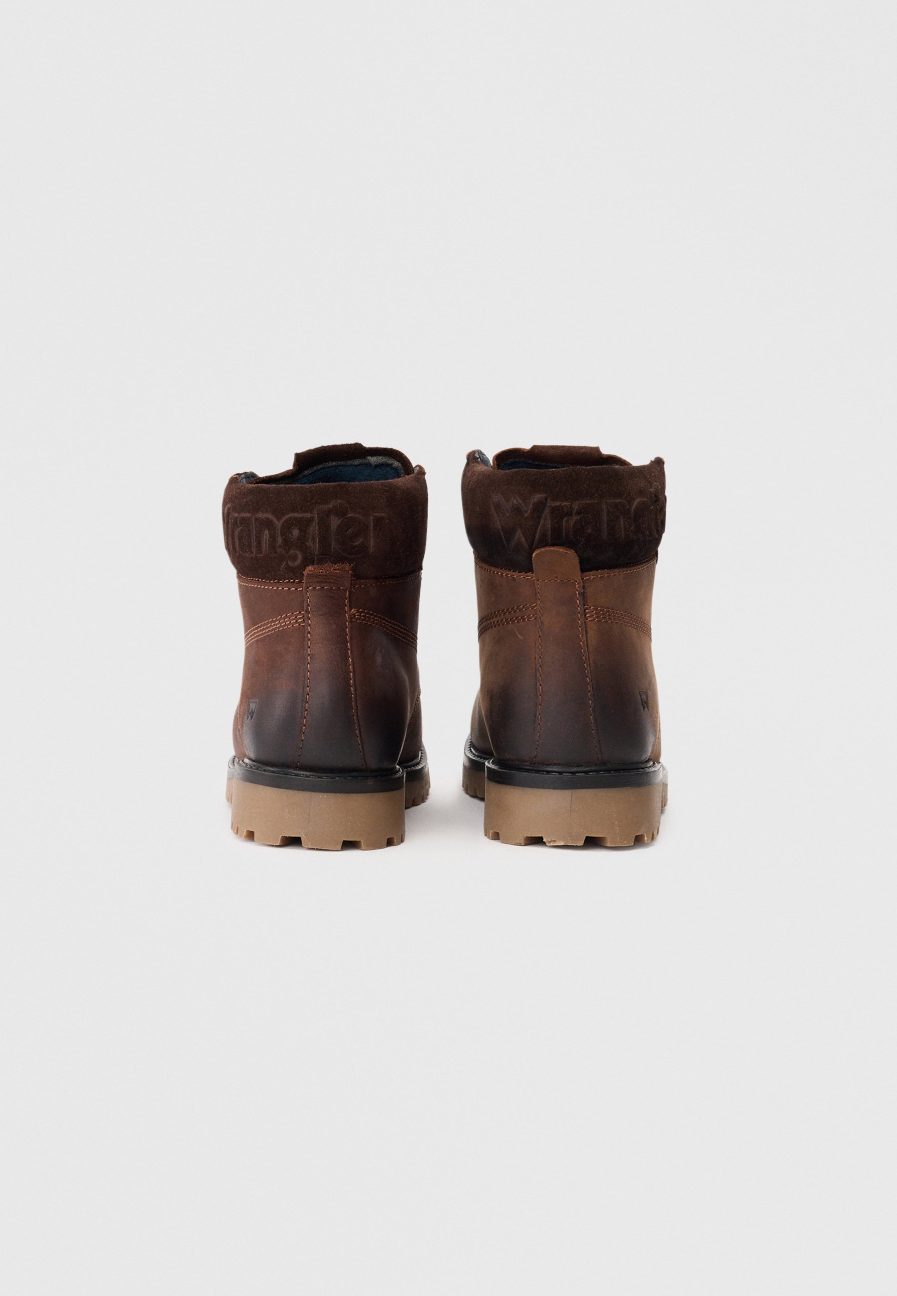 Wrangler ARCH MEN HIGH - Suvarstomi aulinukai - coffee bean/ruda