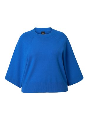 Suéter azul extragrande con mangas cortas, dobladillo acanalado y cuello redondo. Hecho de tela de punto suave, con una textura lisa.