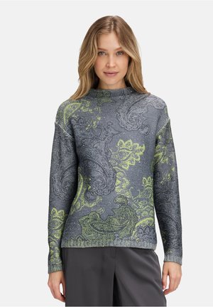 - Sweter