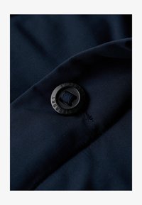 Selezionato, nordic chrome navy