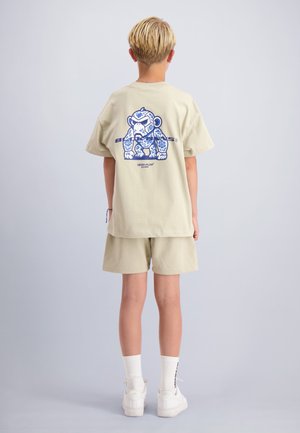 Black Bananas, KIDS 3D FLOWER CONVOY TWINSET - Shorts - sand