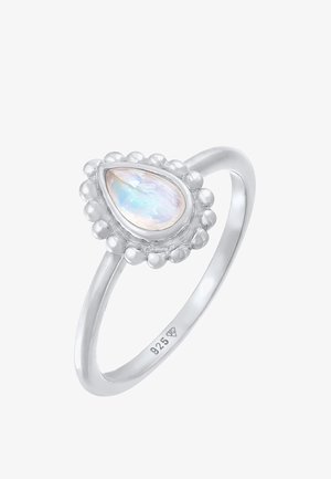 Sterling sølv ring med en dråbeformet opalescent sten omkranset af en perlebeslag, med en glat, poleret ring.