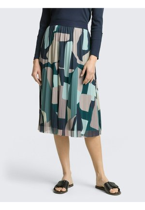 - Spódnica trapezowa