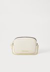 BRYANT XS CHAIN CHARM - Wallet - light cream