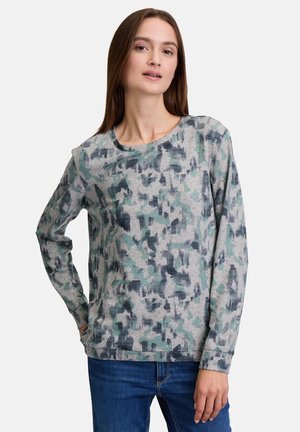 Langærmet sweater i et struktureret, gråt stof med et grønt og marineblåt abstrakt mønster. Rund halsudskæring og afslappet pasform.