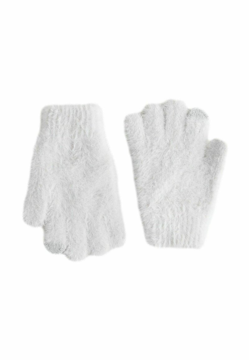 Et par hvide, fuzzy fingerløse handsker med ribbede manchetter, lagt fladt på en hvid baggrund.