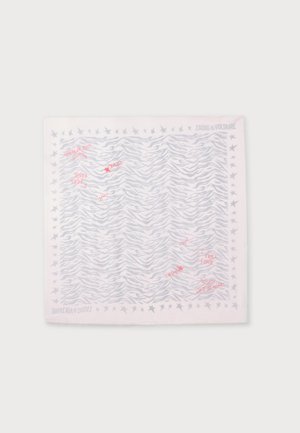 Foulard carré blanc avec des rayures zèbre grises, bordure d'étoiles grises, texte rouge incluant "LOVE," "I FEEL FINE," et "WILD AT HEART," et logo Zadig & Voltaire.