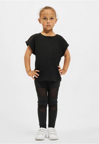 Urban Classics EXTENDED SHOULDER - Pamata T-krekls - black