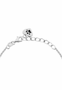 Bracciale in argento con un charm a forma di cuore con design di impronta di zampa nera, finitura lucida e chiusura a moschettone.