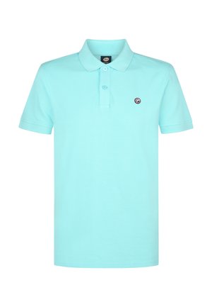 Polo azzurro chiaro in cotone, con colletto, due bottoni e un piccolo logo sul lato sinistro del petto. Maniche corte.