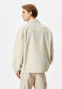 Koton CLASSIC SNAP BUTTONED - Jeansjacka - beige