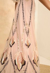 Love & Roses EMBELLISHED  SLEEVE  - Maksimekko - pink