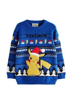 Pull de Noël bleu avec un Pikachu qui fait un clin d'œil portant un bonnet de Père Noël, des Poké Balls, des éclairs et des motifs de sapins en noir et blanc.