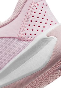Nike Performance OMNI MULTI COURT UNISEX - Sapatilhas - pink foam/white hyper pink- ed soft pink