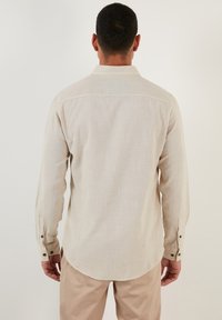 Buratti BUTTON DOWN  - Ing - stone colored