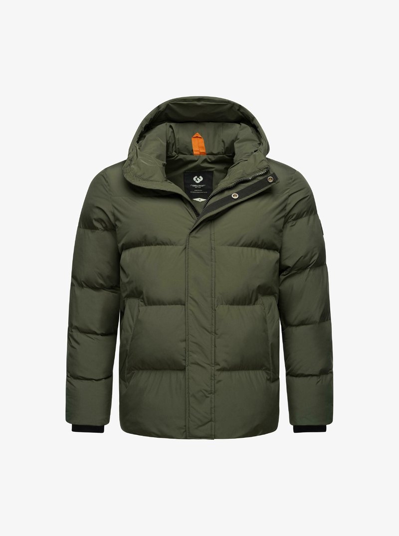 Olīvu zaļš pūkains mētelis ar kapuci, ar rāvējslēdzēja priekšpusi un spiedpogām, horizontāla quiltēšana un melnas ribotas aproces.