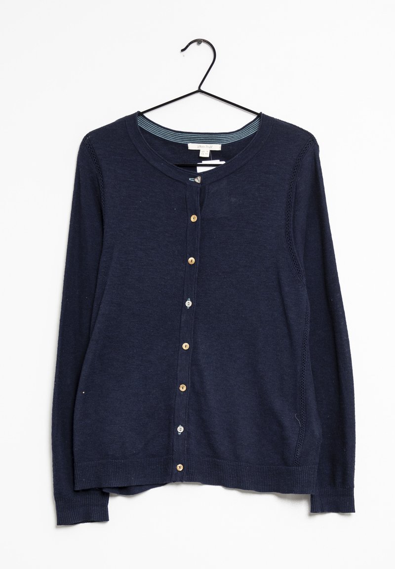 Mörkblå cardigan i mjukt tyg, med rund hals, knappstängning fram och intrikata detaljer längs ärmarna.