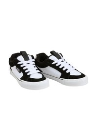 Vans CHUKKA PUSH UNISEX - Chaussures de skate - 2-tone black/white