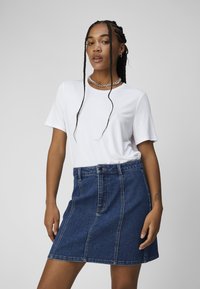 Object OBJANNIE NOOS - T-shirt basique - white