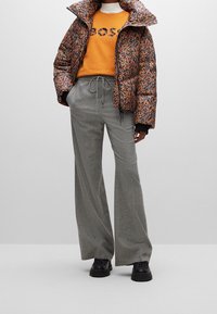 BOSS Sweatshirt - yellow