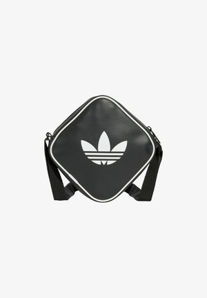 Zwarte schoudertas in vierkante vorm met afgeronde hoeken, witte bies, wit Adidas trefoil-logo en verstelbare zwarte riem.