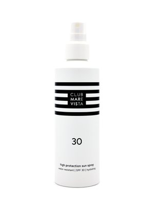 Weiße Sprühflasche mit der Aufschrift Club Mare Vista Sonnenschutz mit LSF 30, beschrieben als hoher Schutz, wasserfest und feuchtigkeitsspendend.