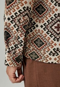 Next AZTEC STYLE TAPESTRY - REGULAR FIT - Veste légère - ecru red