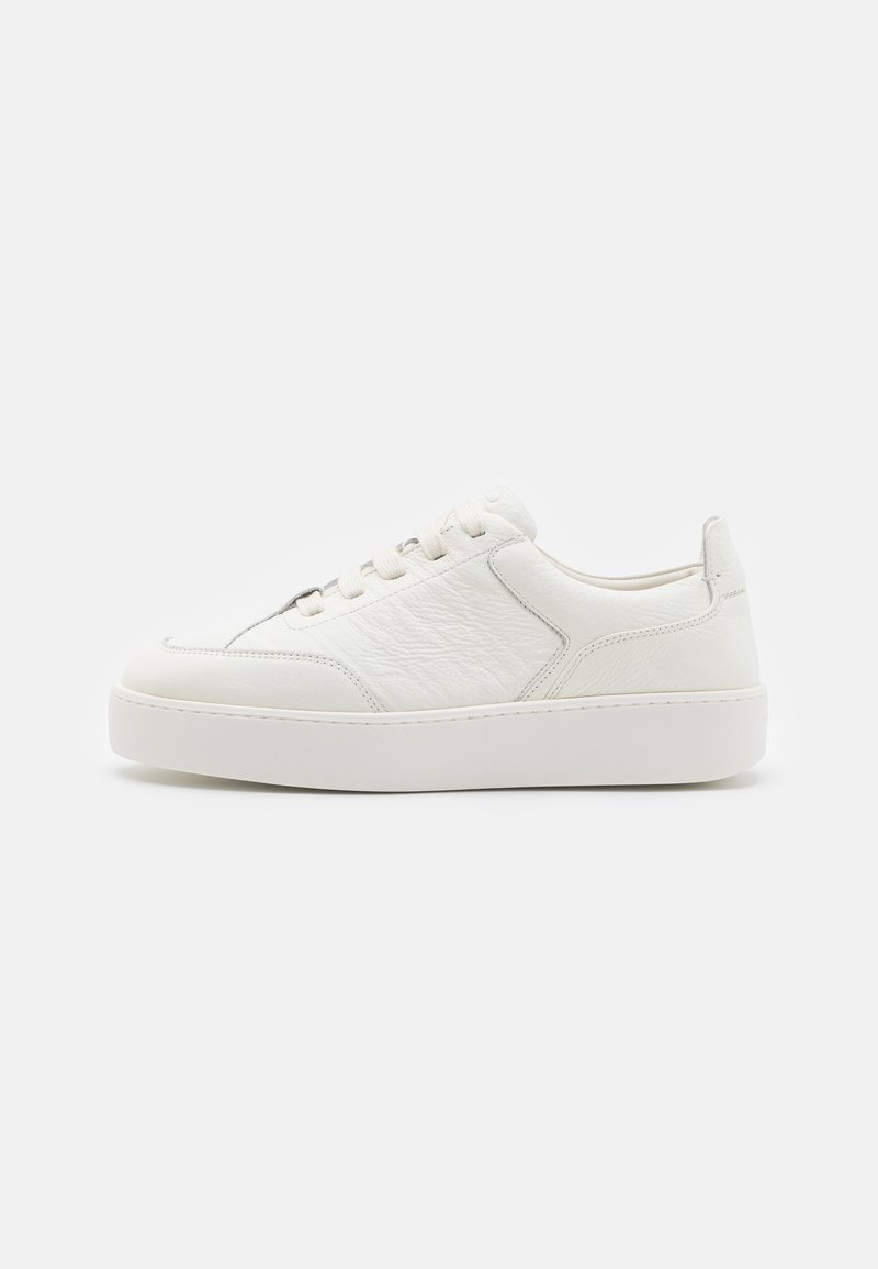 Emporio Armani SLANG - Tossud - white
