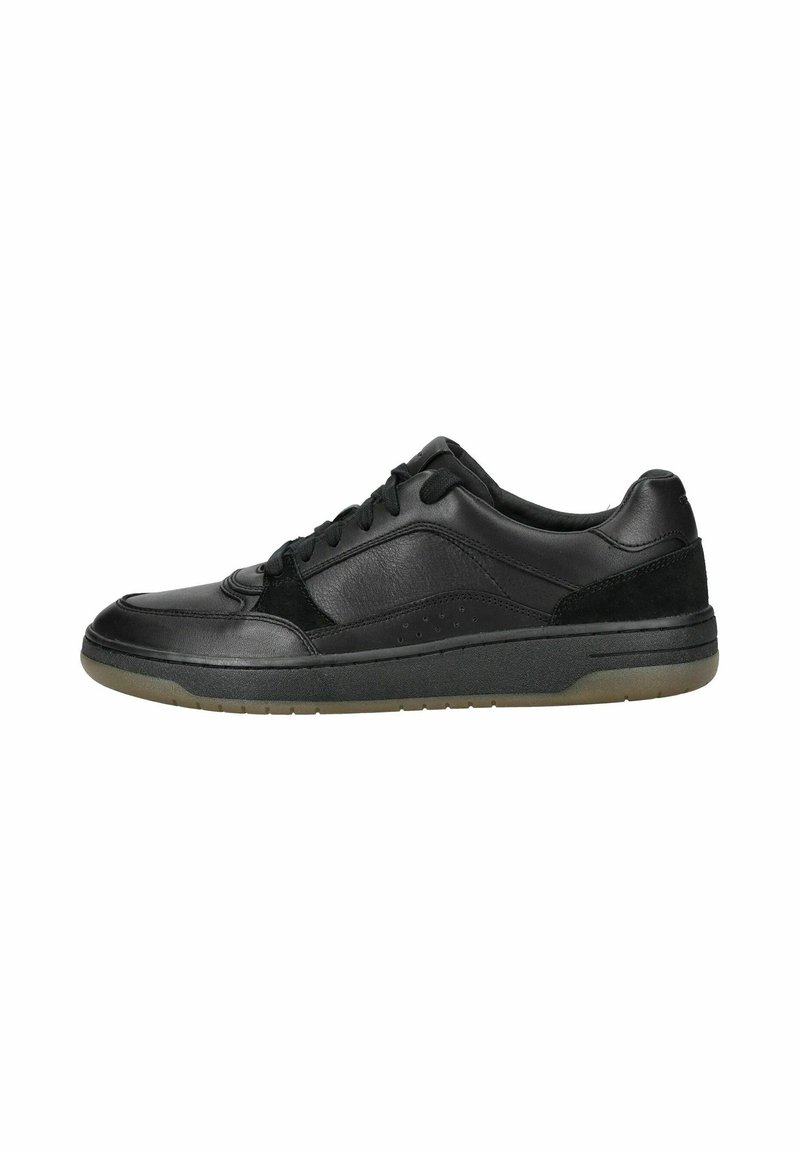 Sneaker nera con tomaia in pelle e dettagli in suede, dotata di design laccato, collo imbottito e suola in gomma testurizzata per una buona aderenza.
