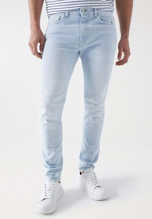Jeansy Slim Fit