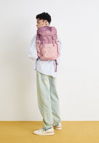 Columbia TRAIL TRAVELER™ 28L UNISEX - Hátizsák - eraser pink