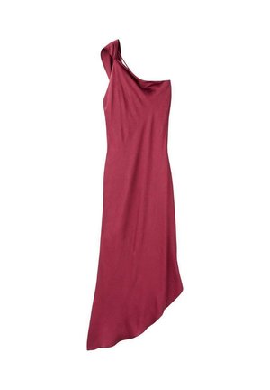 Robe bordeaux à une épaule, faite d'un tissu lisse et fluide avec un ourlet asymétrique et un détail plissé à l'épaule.