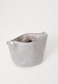 Thumbnail Image 4