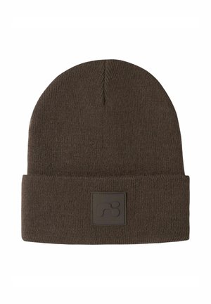 Dunkelbraune gestrickte Mütze mit umgeschlagenem Bund und einem kleinen quadratischen Patch mit einem einfachen abstrakten Logo vorne in der Mitte.