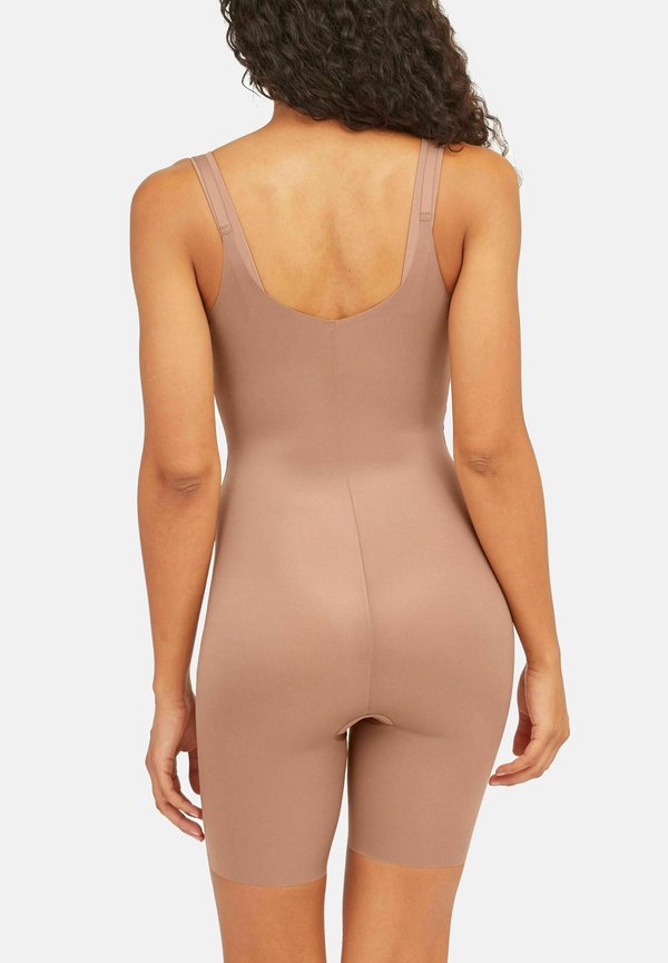 THINSTINCTS® 2.0 OPEN-BUST MID-THIGH BODYSUIT - Body - café au lait3
