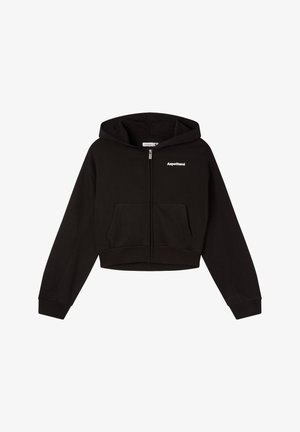 Czarna, krótka bluza z kapturem, wykonana z miękkiego materiału, z zamkiem błyskawicznym z przodu, bocznymi kieszeniami oraz białym logo na piersi. Długie rękawy z prążkowanymi mankietami.