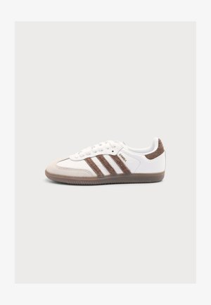 adidas Originals, SAMBA - Αθλητικά παπούτσια - white/earth strata/gum