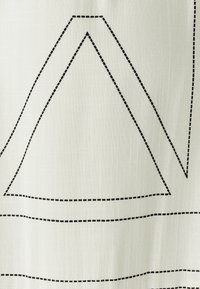 Unausgewählt, off white geo