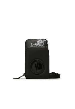 Bustina nera compatta con tasca frontale con cerniera, logo circolare in rilievo e scomparto interno nero e bianco parzialmente visibile con design testuale.