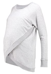 Sweat-shirt de maternité gris clair avec un design cache-cœur, un col rond et des poignets côtelés. Tissu doux avec une texture lisse.