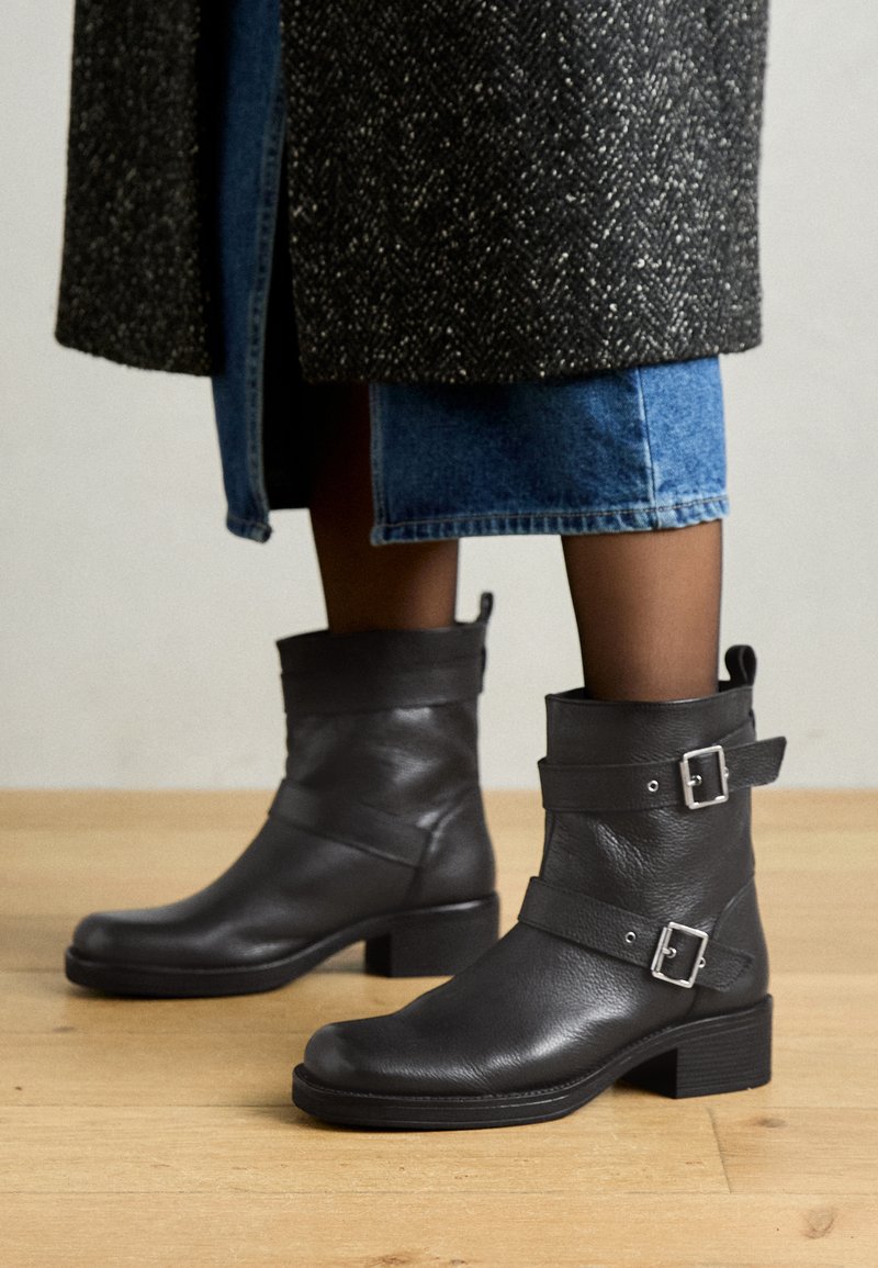 Anna Field Enkellaarsjes met plateauzool zwart