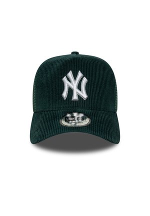 Casquette en velours côtelé vert foncé avec un logo blanc brodé des New York Yankees sur le devant et une sangle ajustable, dotée d'une visière plate.