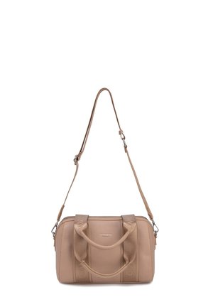 Sac bandoulière en cuir beige avec double anses supérieures et bandoulière réglable, surface texturée et logo discret de la marque au centre avant.