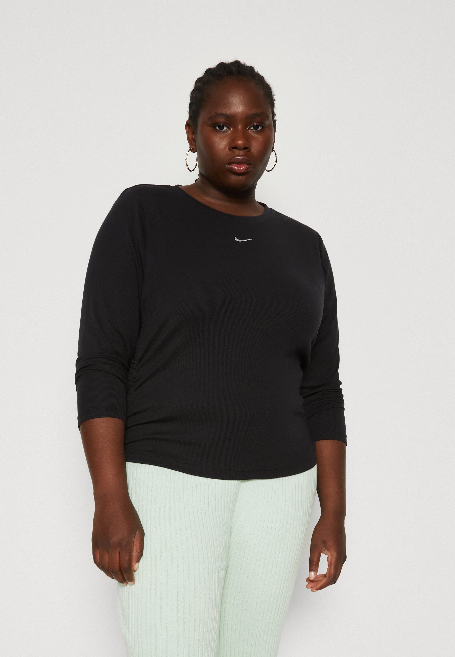 nike plus size long sleeve