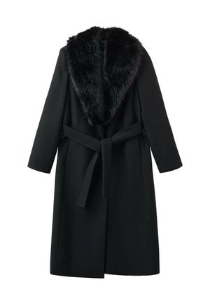 Czarny płaszcz z kołnierzem z futerka syntetycznego, długimi rękawami i paskiem do wiązania. Zaprojektowany z prostą sylwetką i gładką fakturą.
