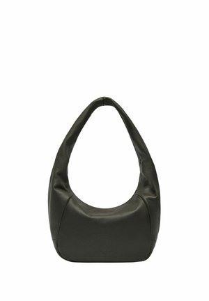 Bolso de cuero negro con base redondeada y correa ancha que forma un lazo continuo para llevar al hombro o en la mano.