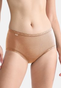 Beige Hipster-Unterwäsche aus Baumwollmischung mit einem gewellten Spitzenbesatz am Bund und an den Beinöffnungen, mit einem kleinen Markenzeichen an der Seite.